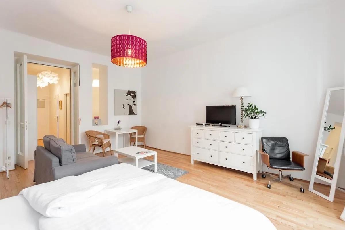 Sehr Zentrales Stadtapartment - Nice Central City Apartment Vienna