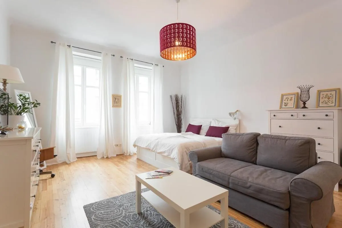 Sehr Zentrales Stadtapartment - Nice Central City Apartment Wien
